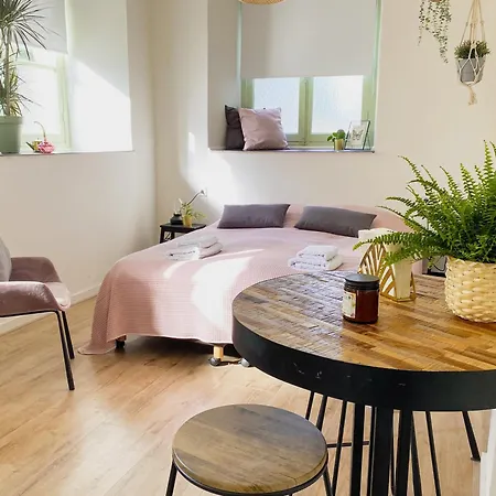 Modern 1 In Historic Abbey Villa Cadier en Keer