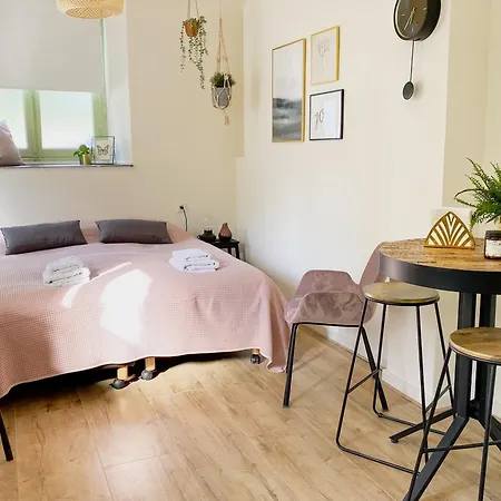 Villa Modern 1 In Historic Abbey Cadier en Keer